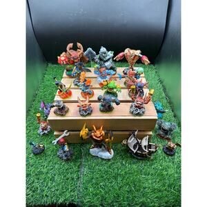 Lot of Assorted Skylanders – 23 Total Figures